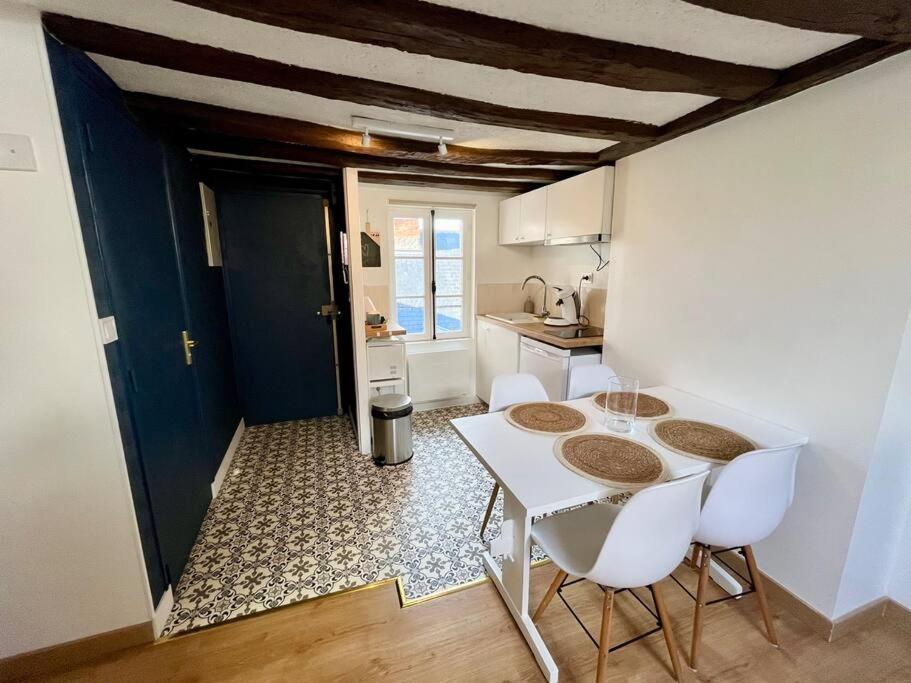 Appartement Cosy Hypercentre Place St Pierre Сомюр Экстерьер фото